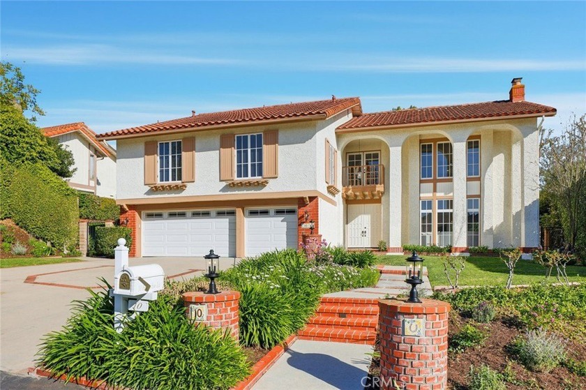 This beautifully updated residence is ideally situated in the - Beach Home for sale in Rolling Hills Estates, California on Beachhouse.com