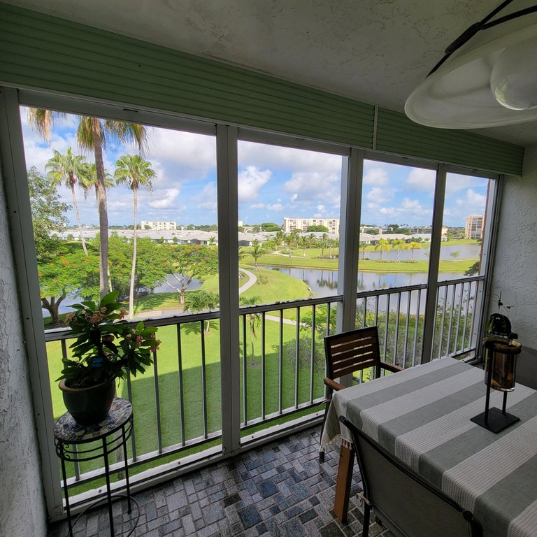 Remodeled  2/2 condo with beautiful Lake view, in the heart of - Beach Condo for sale in Delray Beach, Florida on Beachhouse.com