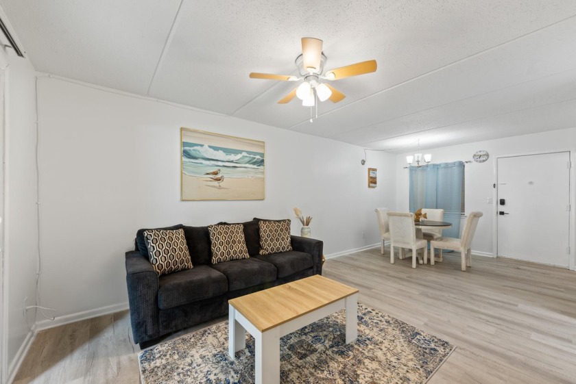 Enjoy waterfront living in this charming 1 bed/1 bath condo in - Beach Condo for sale in Mary Esther, Florida on Beachhouse.com