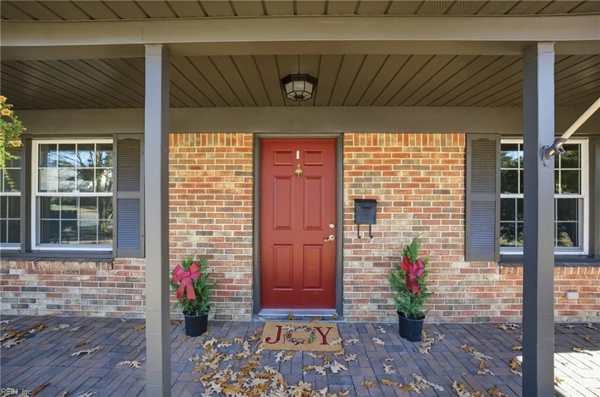 ACT FAST! Don't Miss this Beautiful 5BR 2.5BA Colonial Home in a - Beach Home for sale in Newport News, Virginia on Beachhouse.com