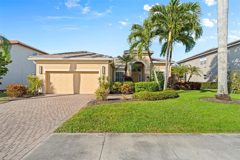 Welcome to paradise! Just under 2700 sq. ft., this spacious - Beach Home for sale in Naples, Florida on Beachhouse.com