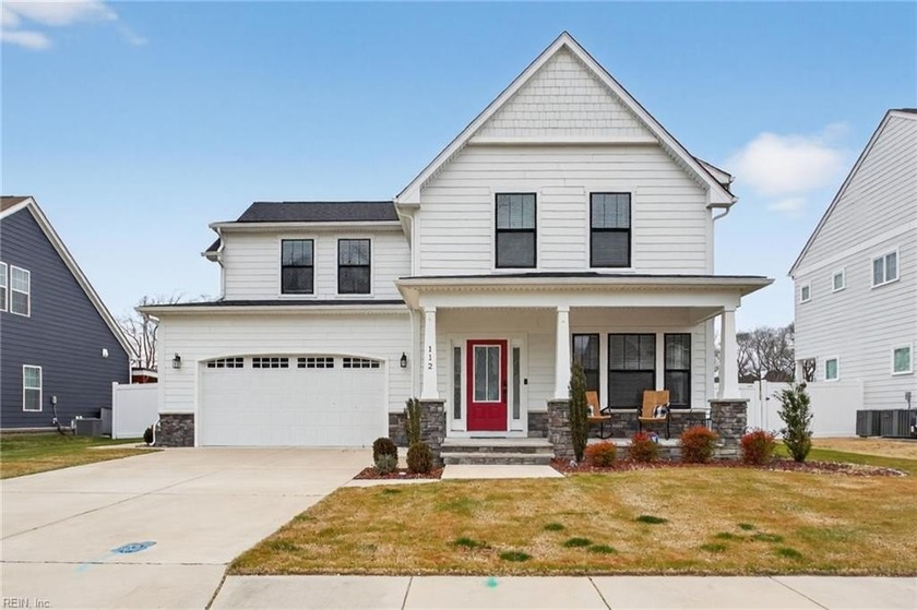 LOOKS ALMOST NEW! This gorgeous home in Nansemond Reserve truly - Beach Home for sale in Suffolk, Virginia on Beachhouse.com