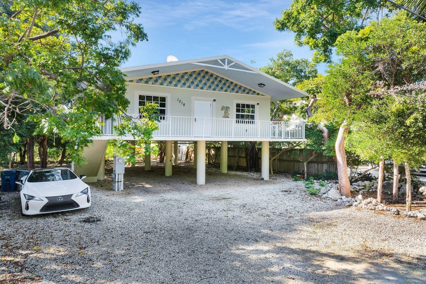 Spruced up with all new paint and more! Solid concrete home with - Beach Home for sale in Key Largo, Florida on Beachhouse.com