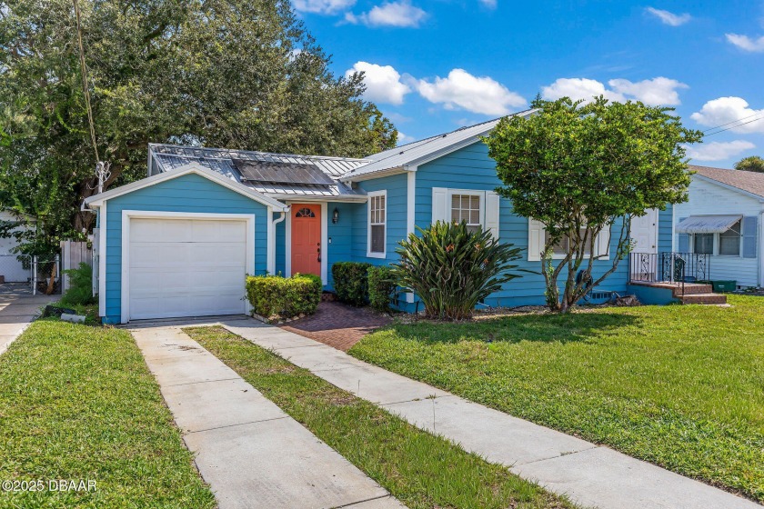 Own a piece of Daytona history with this 1942 home on a large - Beach Home for sale in Holly Hill, Florida on Beachhouse.com