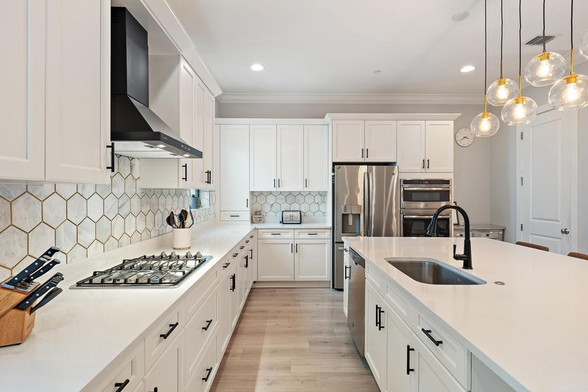Spacious 4-bedroom, 3.5-bath townhome in Alton offering over 2 - Beach Townhome/Townhouse for sale in Palm Beach Gardens, Florida on Beachhouse.com