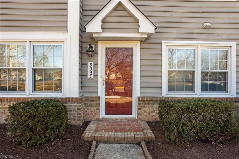 PRICED TO SELL! Well-maintained 2BR/2BA corner condo featuring - Beach Condo for sale in Chesapeake, Virginia on Beachhouse.com