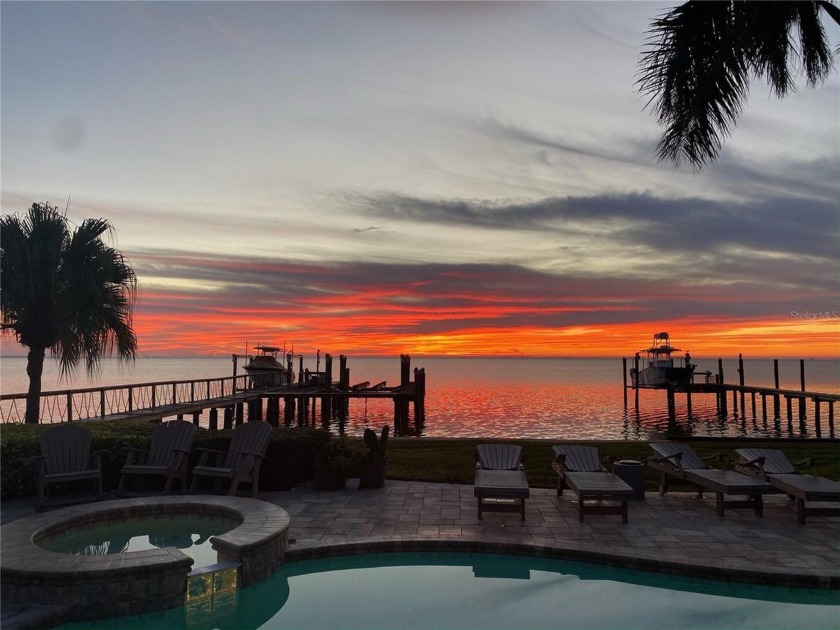 Great opportunity to remodel as a residence or tear down and - Beach Home for sale in St. Petersburg, Florida on Beachhouse.com