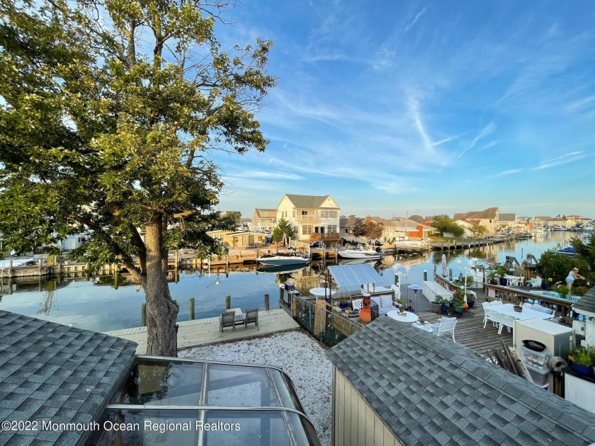 An Absolute Show Stopper!  Don't Miss Out On this magnificent 3 - Beach Home for sale in Toms River, New Jersey on Beachhouse.com