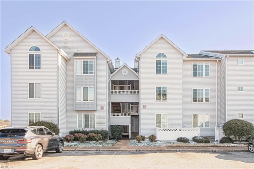 Move-in ready waterfront condo in a gated community with - Beach Condo for sale in Hampton, Virginia on Beachhouse.com