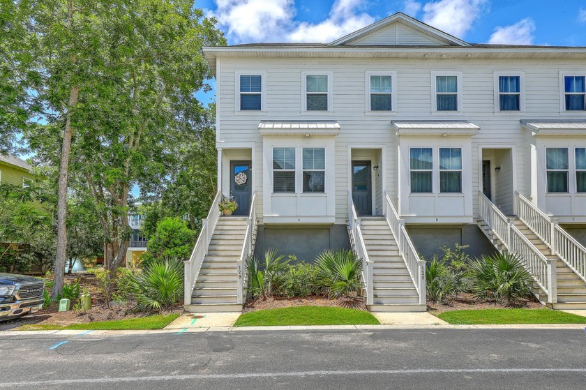 Absolutely Gorgeous townhome two miles to Folly Beach. Built in - Beach Home for sale in Charleston, South Carolina on Beachhouse.com