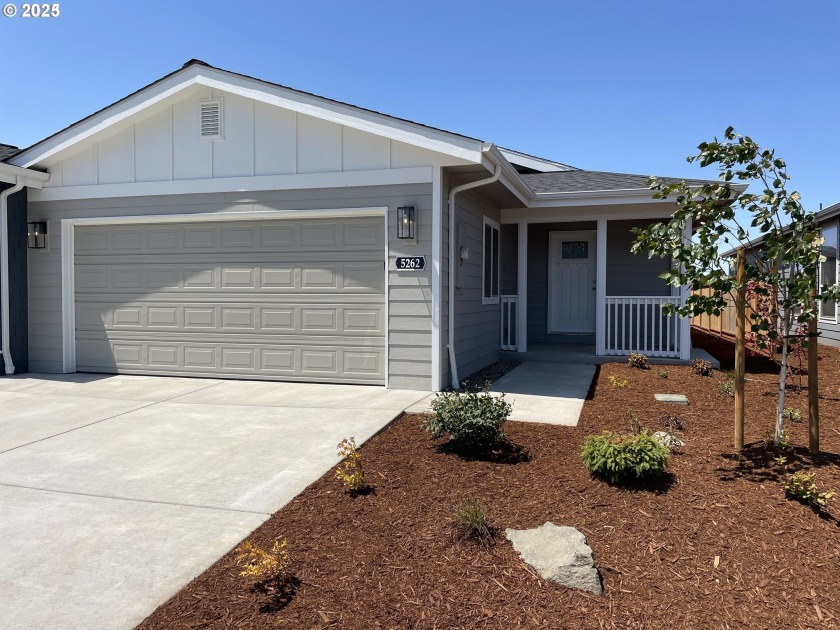 Welcome to 5262 Nopal Street--where comfort, style, and location - Beach Home for sale in Florence, Oregon on Beachhouse.com