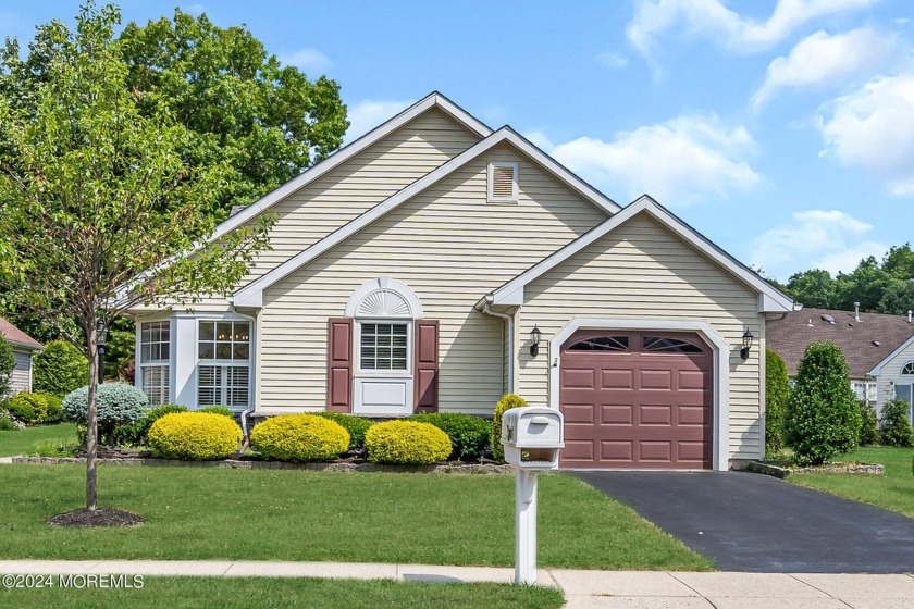 Welcome to Lake Ridge!  This lovely Cambridge I with Sunroom - Beach Home for sale in Toms River, New Jersey on Beachhouse.com