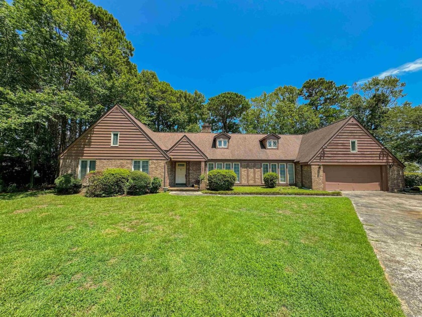 Welcome Home! Take a look at this 4 bed, 2.5 bath homes, minutes - Beach Home for sale in Surfside Beach, South Carolina on Beachhouse.com