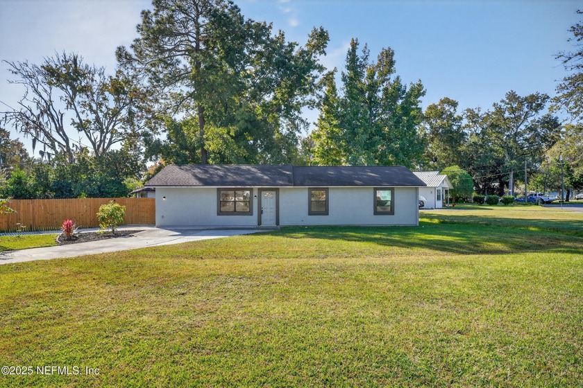 Welcome to your new home in Green Cove Springs. Located on a - Beach Home for sale in Green Cove Springs, Florida on Beachhouse.com