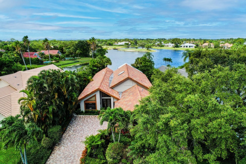 A must see  expansive water views  with a lani of over 500 ft of - Beach Home for sale in Palm Beach Gardens, Florida on Beachhouse.com