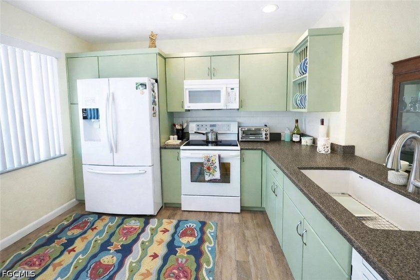 Welcome to your slice of paradise! This beautifully maintained - Beach Condo for sale in Fort Myers, Florida on Beachhouse.com