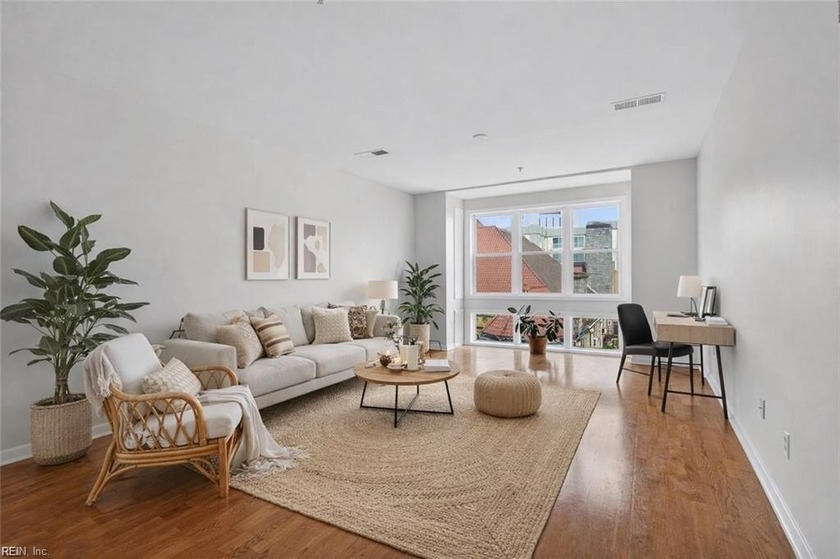 Welcome to vibrant downtown living! This spacious 1117 sqft - Beach Condo for sale in Norfolk, Virginia on Beachhouse.com
