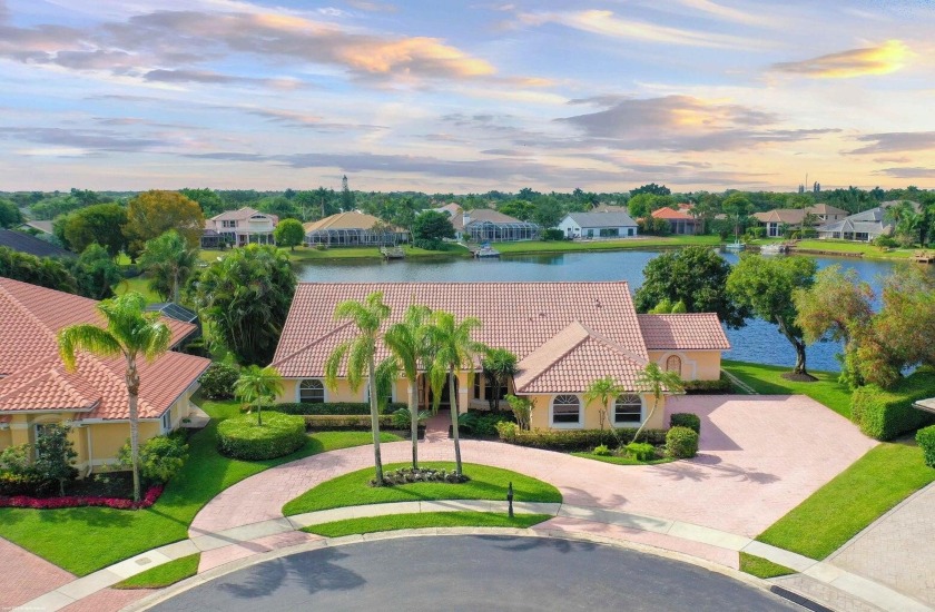 This incredible lakefront property is located in the gated - Beach Home for sale in Wellington, Florida on Beachhouse.com