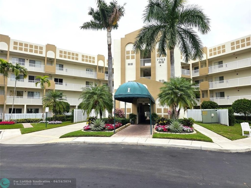 REDUCED* *UP TO $2,000 CREDIT TO BUYER TOWARDS CLOSING COSTS*2/2 - Beach Condo for sale in Tamarac, Florida on Beachhouse.com