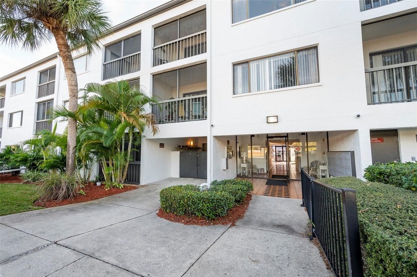 CENTRAL LOCATION o SECURE COMMUNITY o MINUTES TO CLEARWATER - Beach Condo for sale in Clearwater, Florida on Beachhouse.com