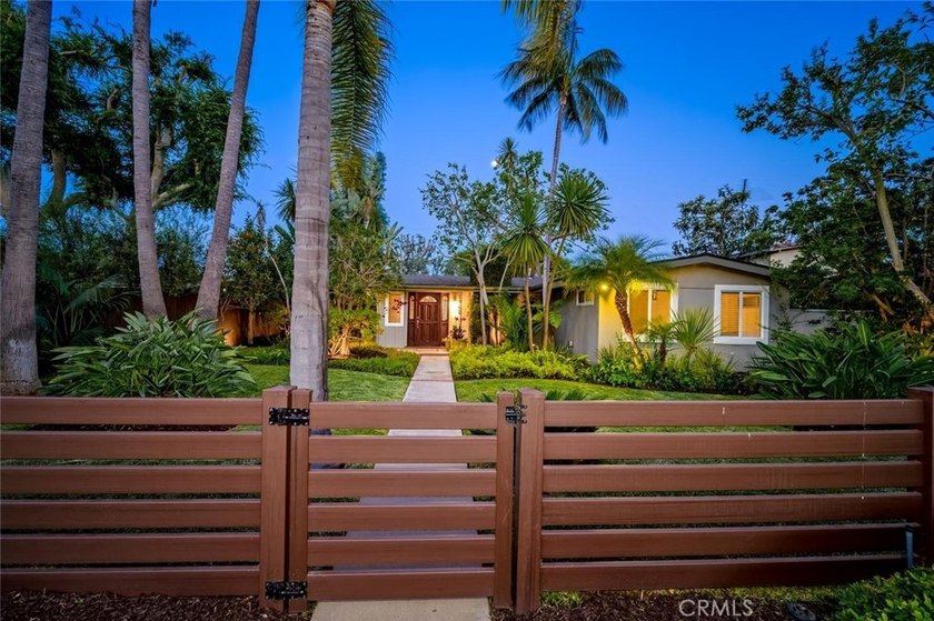 Beautifully updated, single level Eastside Costa Mesa home - Beach Home for sale in Costa Mesa, California on Beachhouse.com