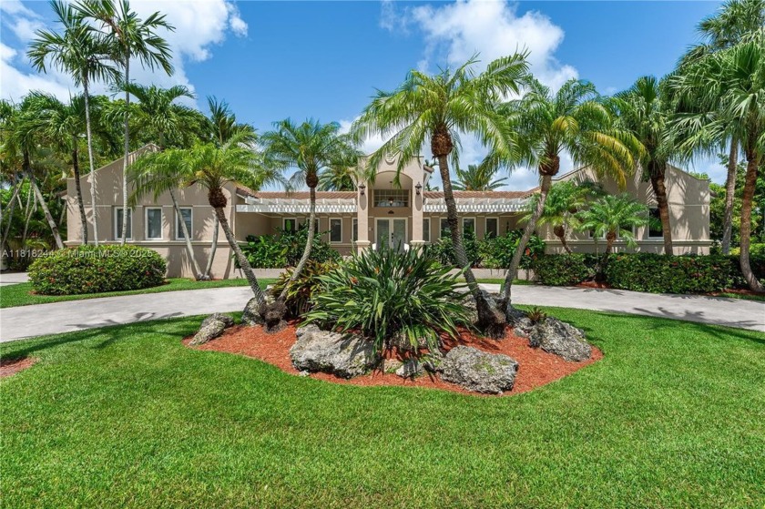 Palmetto Bay 5BD/4BA/2CG luxury waterfront pool home - Beach Home for sale in Palmetto Bay, Florida on Beachhouse.com