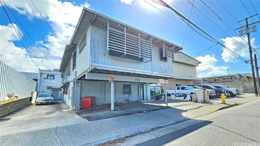 This I-2 zoned property boasts an apartment building that - Beach Lot for sale in Honolulu, Hawaii on Beachhouse.com