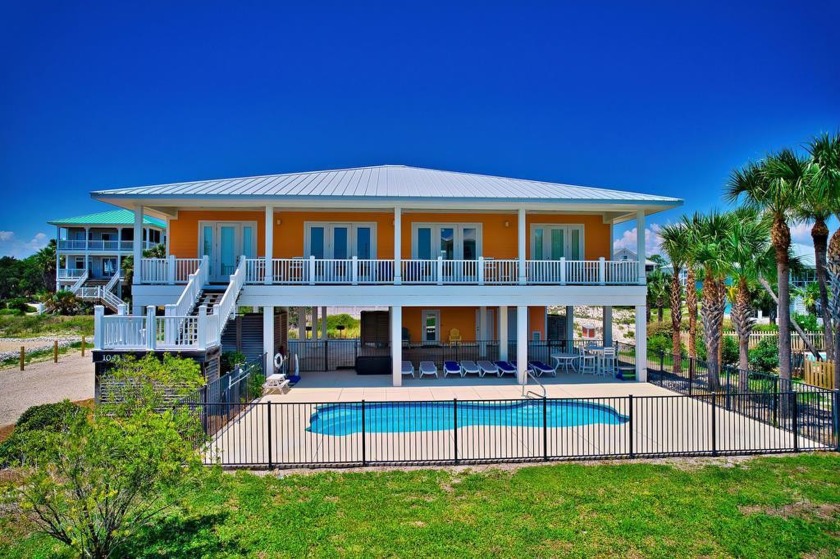 ST GEORGE ISLAND BEACH HOME!!! BRAND NEW EXTERIOR PAINT. BRAND - Beach Home for sale in St. George Island, Florida on Beachhouse.com