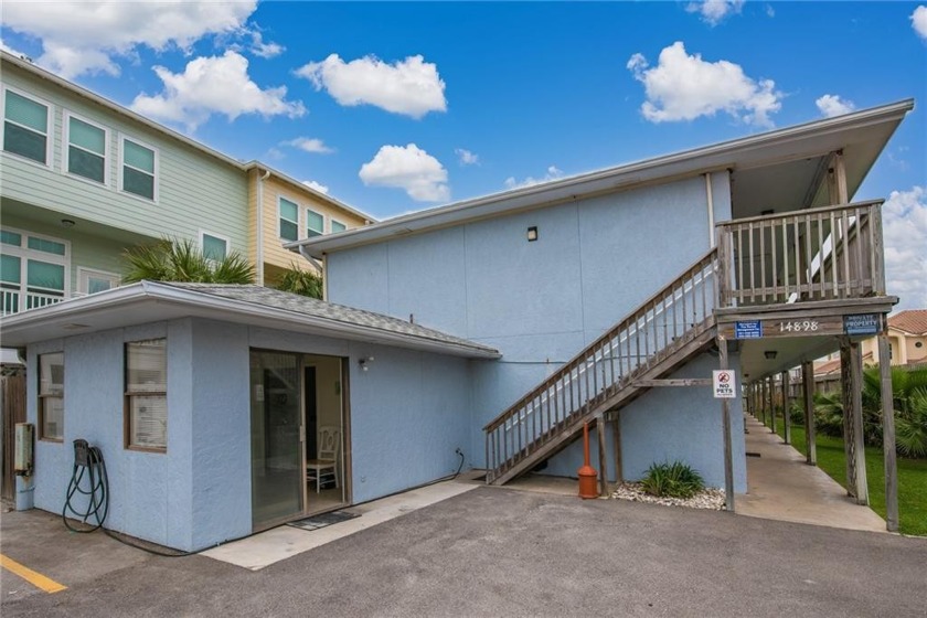 This studio condo is perfectly located minutes from the beach - Beach Condo for sale in Corpus Christi, Texas on Beachhouse.com
