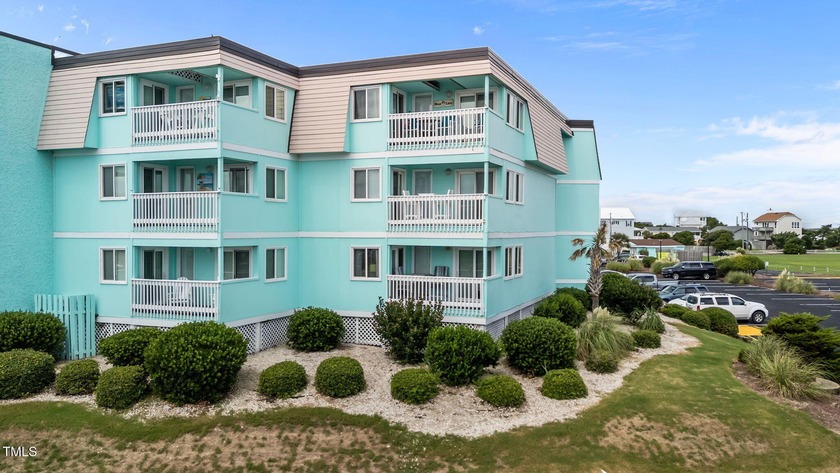 This completely furnished condo at Sea Spray has been tastefully - Beach Condo for sale in Atlantic Beach, North Carolina on Beachhouse.com