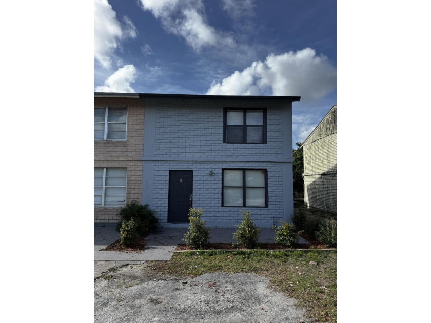 NO HOA.. Recently updated 3 bed / 2 bath corner townhome with no - Beach Townhome/Townhouse for sale in Riviera Beach, Florida on Beachhouse.com