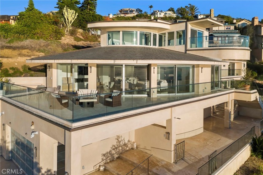 Prepare to be captivated by an astounding views encompassing the - Beach Home for sale in Laguna Beach, California on Beachhouse.com