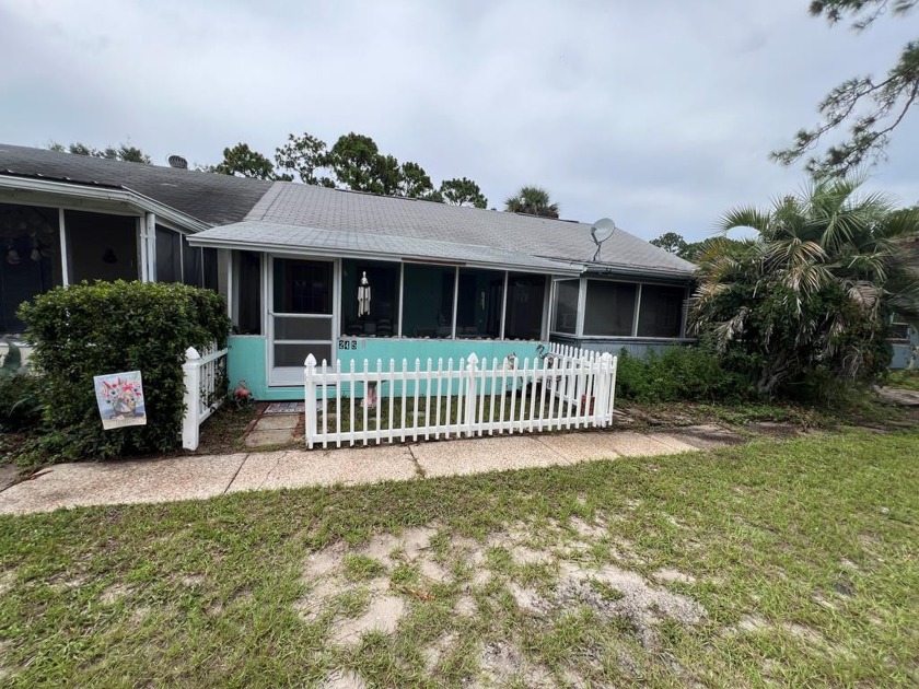 You will LOVE this super cute move-in ready FURNISHED unit in - Beach Home for sale in Lanark Village, Florida on Beachhouse.com