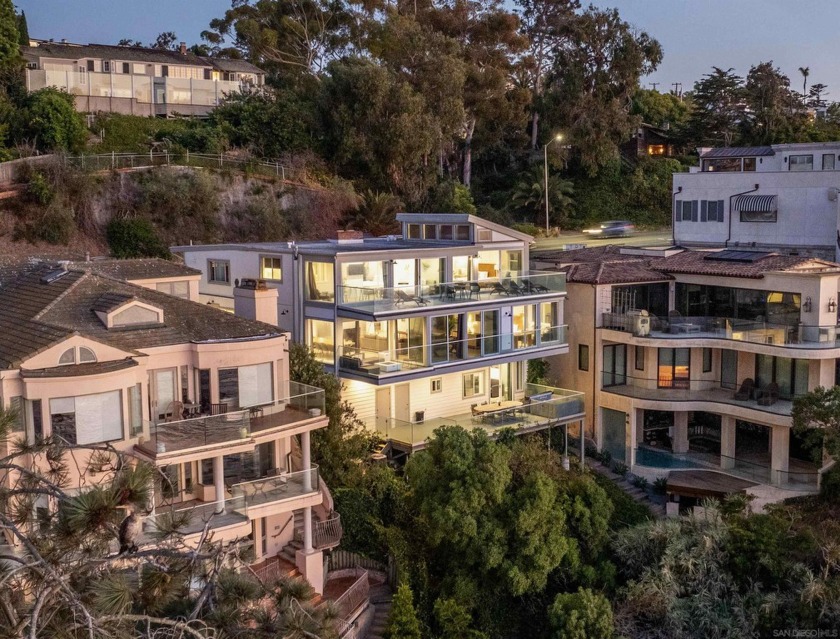 Attention discerning buyer seeking a prestigious second or third - Beach Home for sale in La Jolla, California on Beachhouse.com