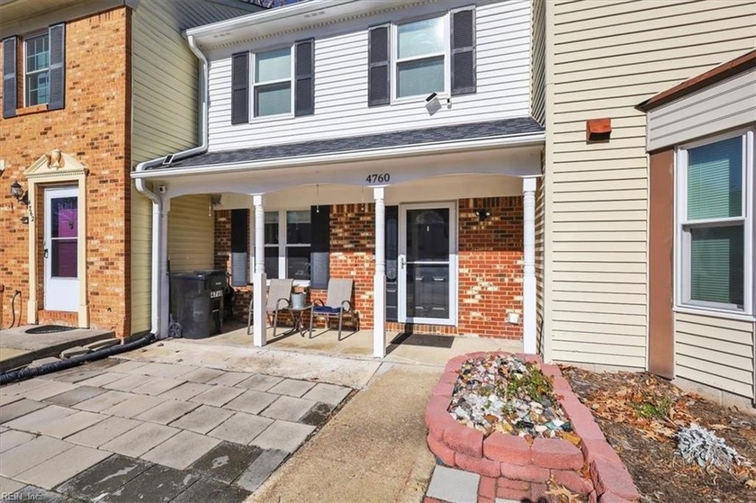 Lovely, 2 bedroom 1 1/2 bathroom Towne home. Centrally located - Beach Townhome/Townhouse for sale in Virginia Beach, Virginia on Beachhouse.com