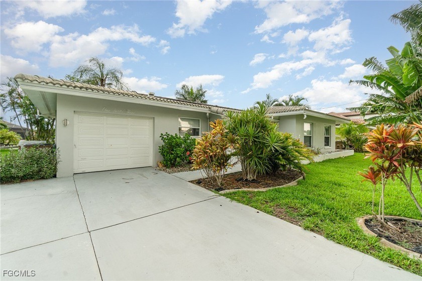 Fantastic Turnkey 3 bedroom 2 bath 1 car garage Sailboat access - Beach Home for sale in Cape Coral, Florida on Beachhouse.com