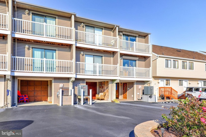 Step into this exquisite end-unit villa, a boater's dream - Beach Condo for sale in Ocean City, Maryland on Beachhouse.com
