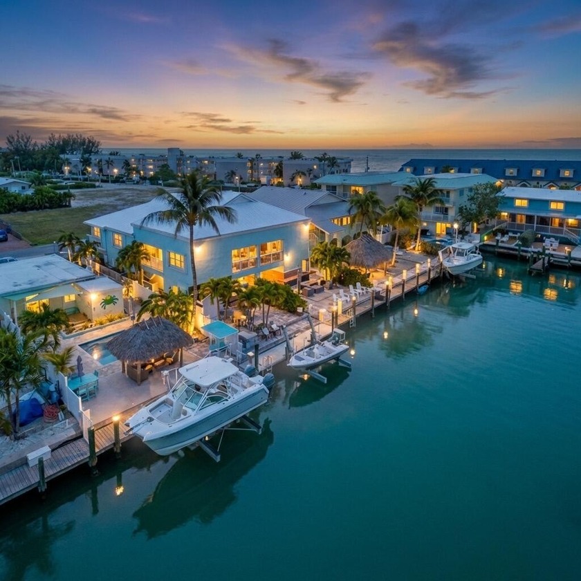 Live in Paradise! Not your average half duplex! Ideal Vacation - Beach Home for sale in Key Colony Beach, Florida on Beachhouse.com