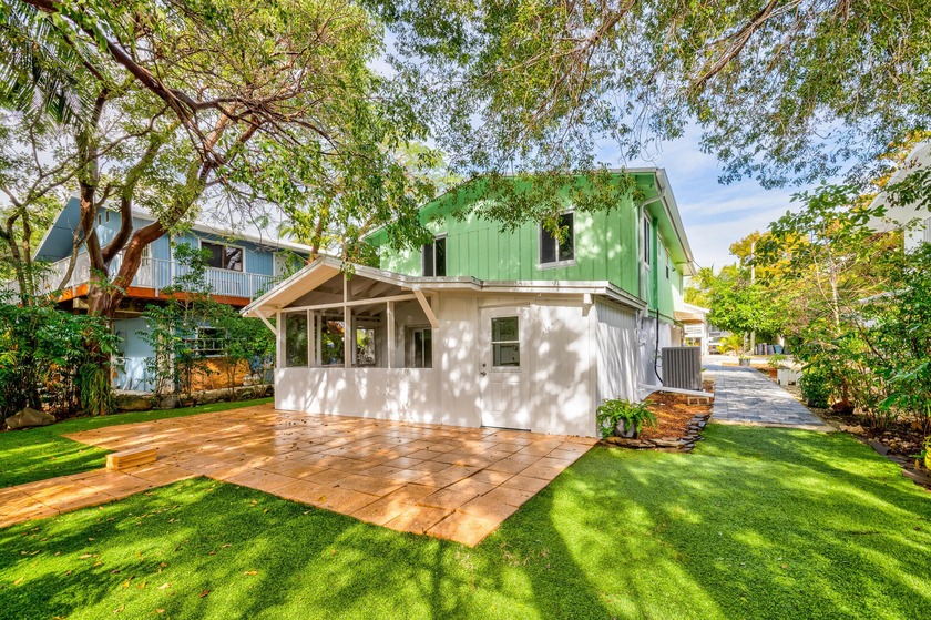 Come see this large 4 bedroom 2 bath updated home with just over - Beach Home for sale in Plantation Key, Florida on Beachhouse.com