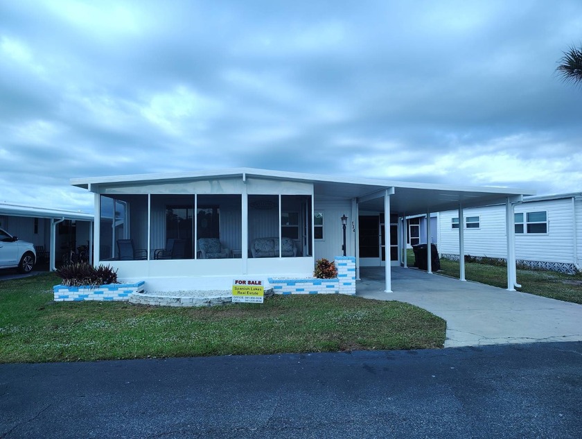 Welcome to 134 Captiva Street in Spanish Lakes, a beautiful 55+ - Beach Home for sale in Nokomis, Florida on Beachhouse.com