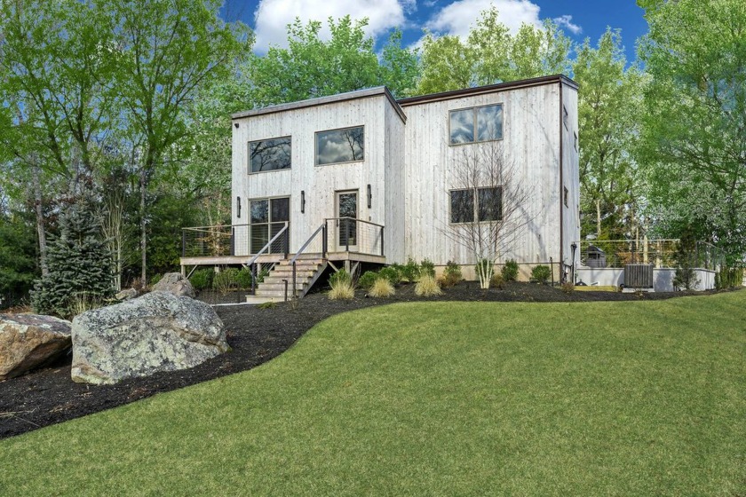 Located in East Hampton Village fringe, this 0.66-acre property - Beach Home for sale in East Hampton, New York on Beachhouse.com