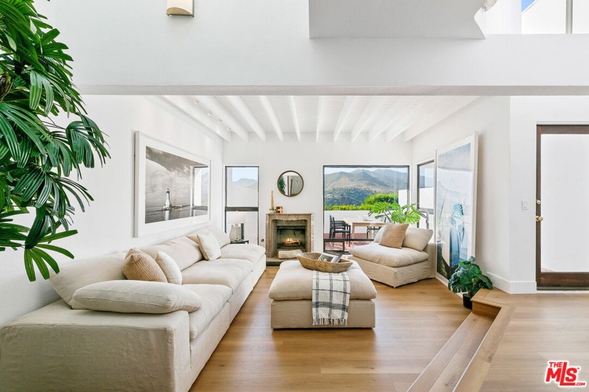 Newly updated ocean-view townhome with coveted Riviera III beach - Beach Condo for sale in Malibu, California on Beachhouse.com