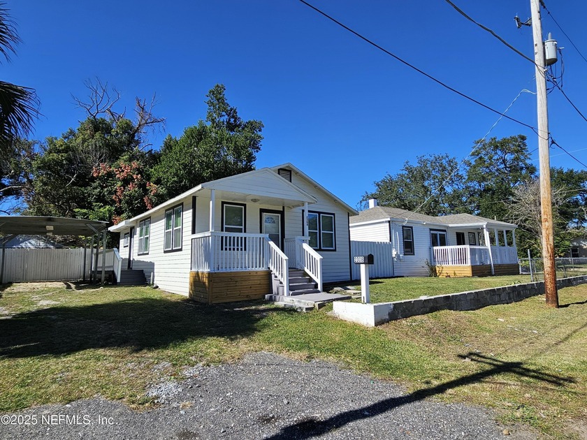 *** BOGO. Buy one get one. Lakeshore bungalow plus detached - Beach Home for sale in Jacksonville, Florida on Beachhouse.com
