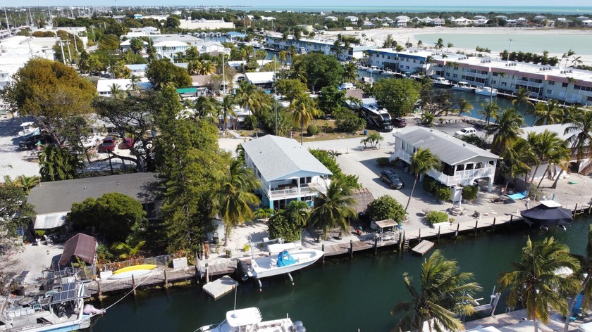 A true Marathon canal-front classic, upgraded the right way - Beach Home for sale in Marathon, Florida on Beachhouse.com