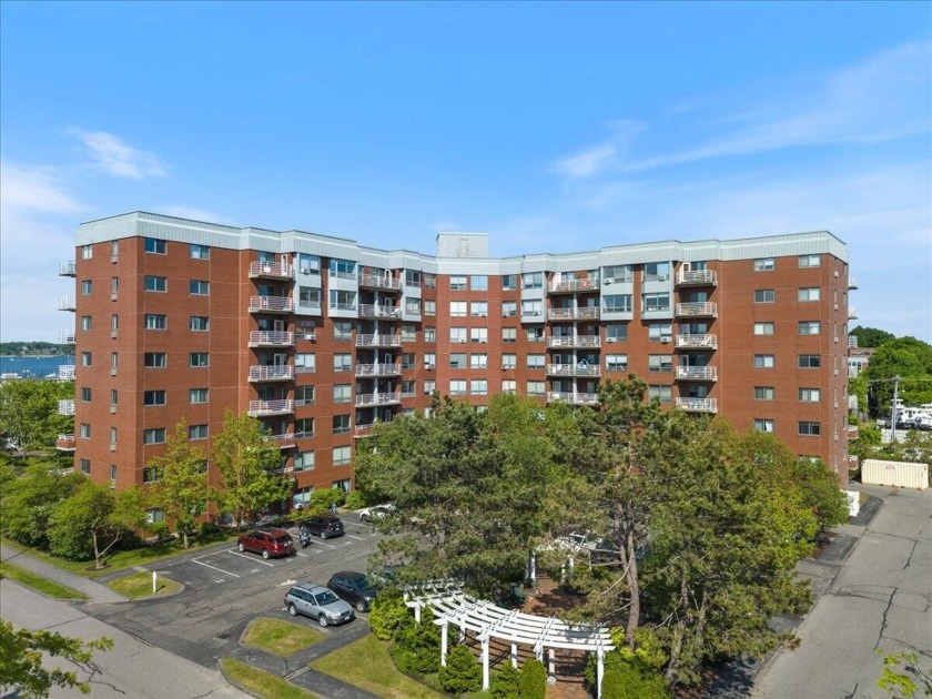 A delightful Breakwater Condo on Casco Bay offers a prime - Beach Condo for sale in South Portland, Maine on Beachhouse.com