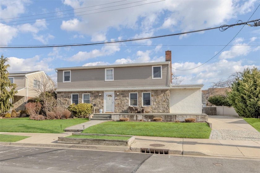 It may seem like a long winter, but the warm weather is just - Beach Home for sale in Lido Beach, New York on Beachhouse.com