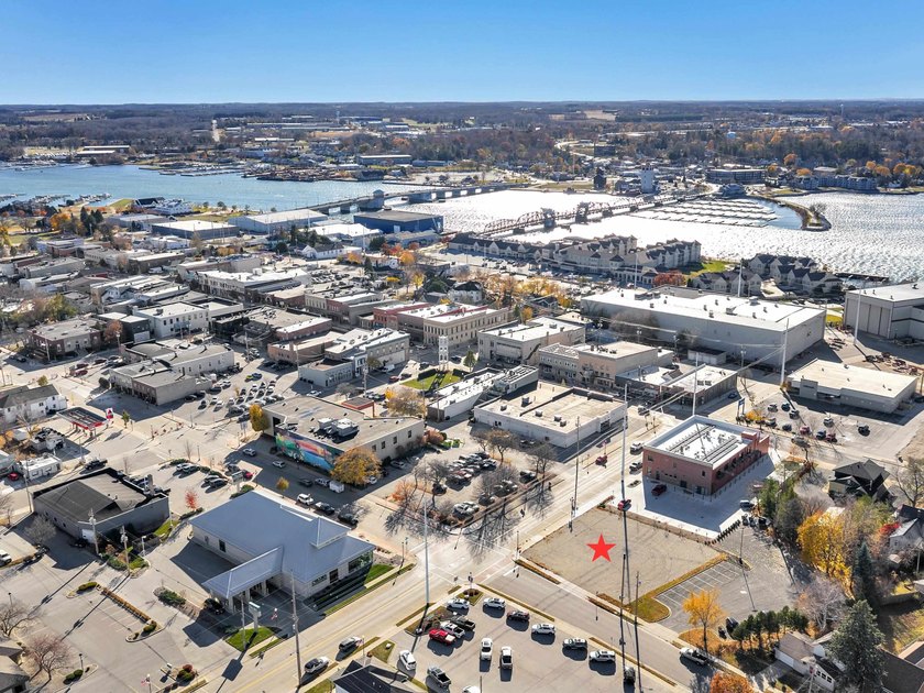 This vacant lot is a rare opportunity for your Downtown Sturgeon - Beach Lot for sale in Sturgeon Bay, Wisconsin on Beachhouse.com