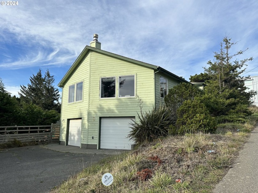 Panoramic, southern ocean views on west coast with cute - Beach Home for sale in Port Orford, Oregon on Beachhouse.com