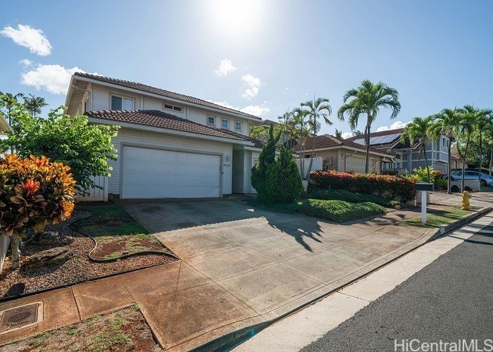 ATTENTION! This 2001 built single-family residence sits on an - Beach Home for sale in Waipahu, Hawaii on Beachhouse.com