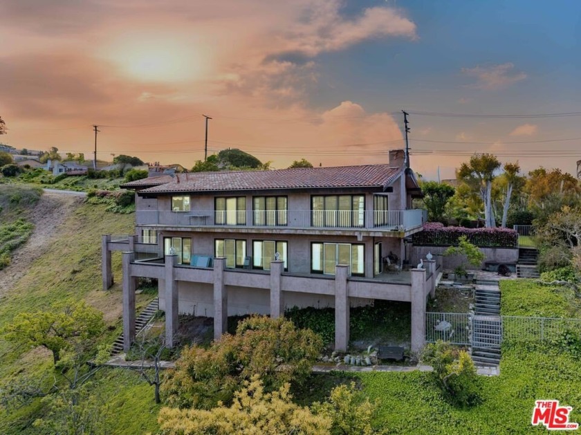 Experience coastal living at its finest at this palatial estate - Beach Home for sale in Palos Verdes Estates, California on Beachhouse.com